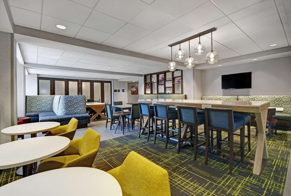 Hampton Inn Cave City
