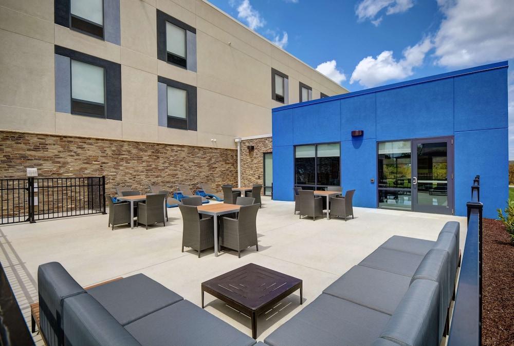 Hampton Inn Cave City