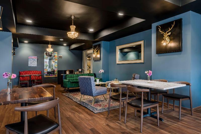 Hotel Elkhart, Tapestry Collection By Hilton