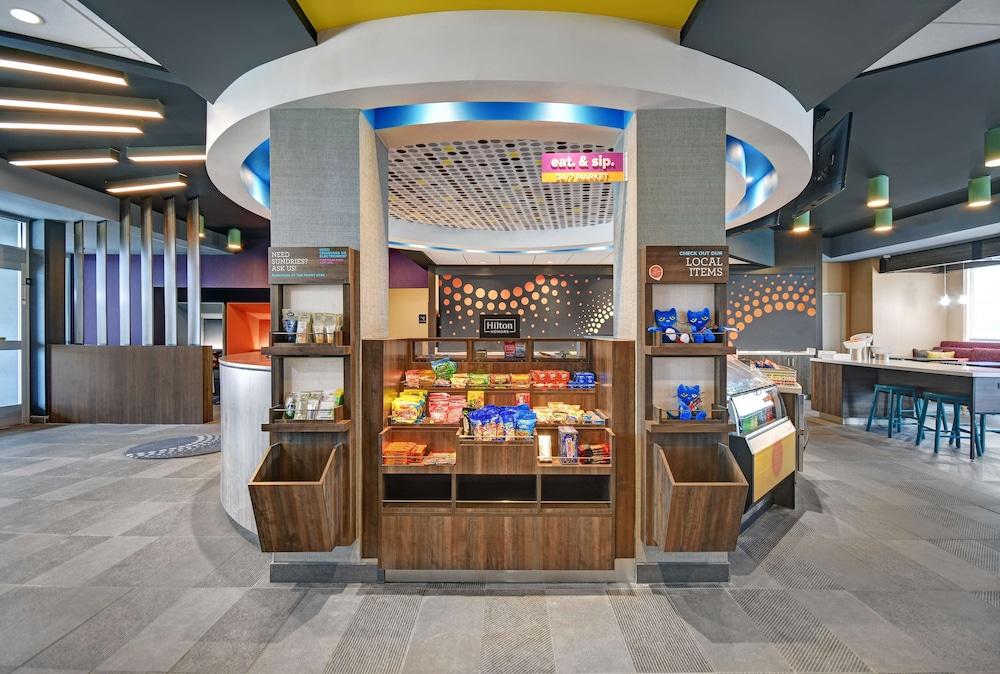 Tru by Hilton Gaylord
