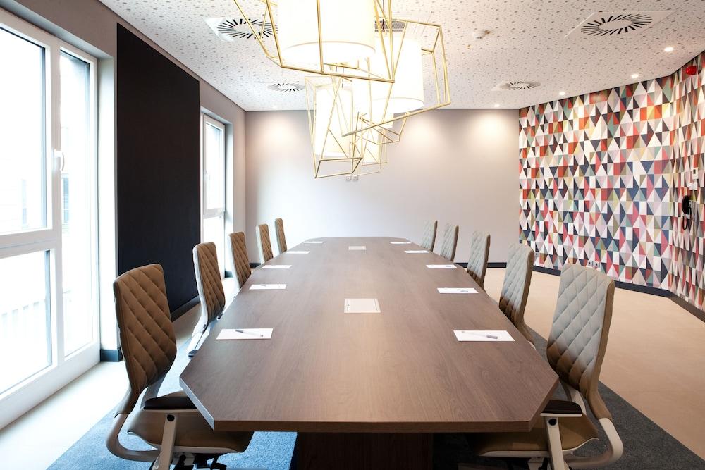 Hampton by Hilton Munich Airport South