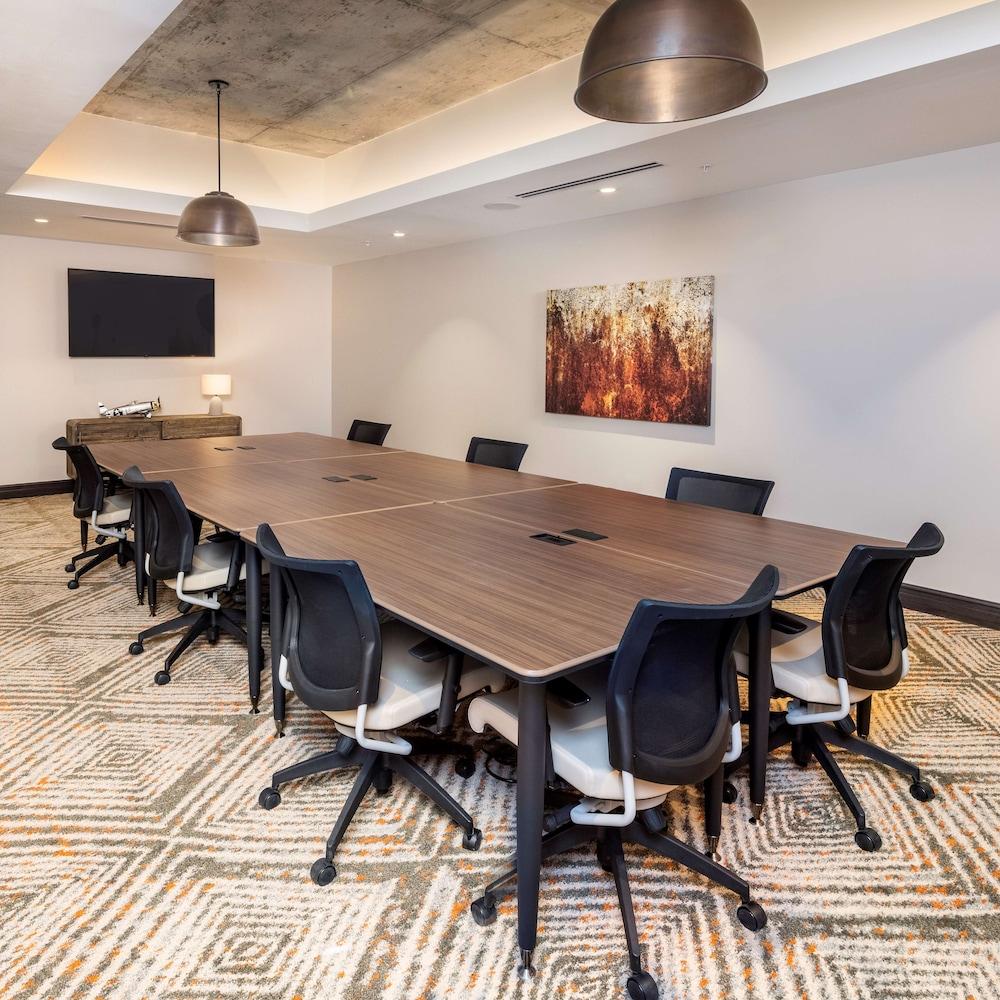 Hotel Melby Downtown Melbourne, Tapestry Collection by Hilton