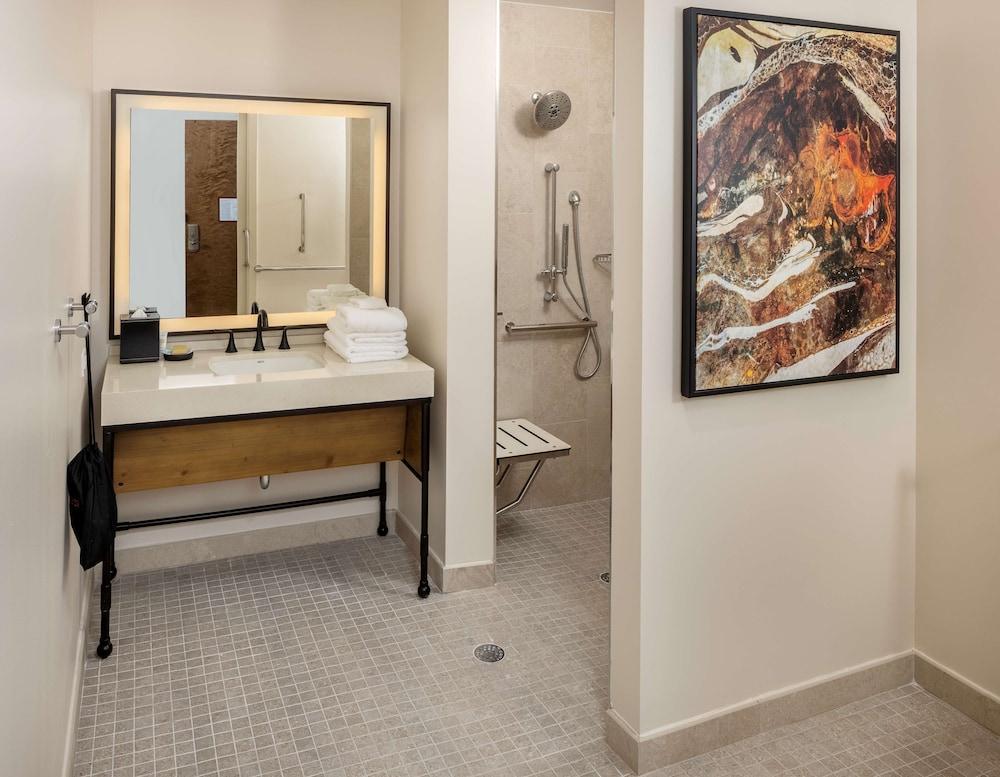 Hotel Melby Downtown Melbourne, Tapestry Collection by Hilton