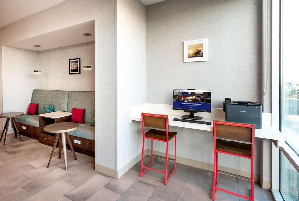 Hampton Inn Riverside March Air Reserve Base