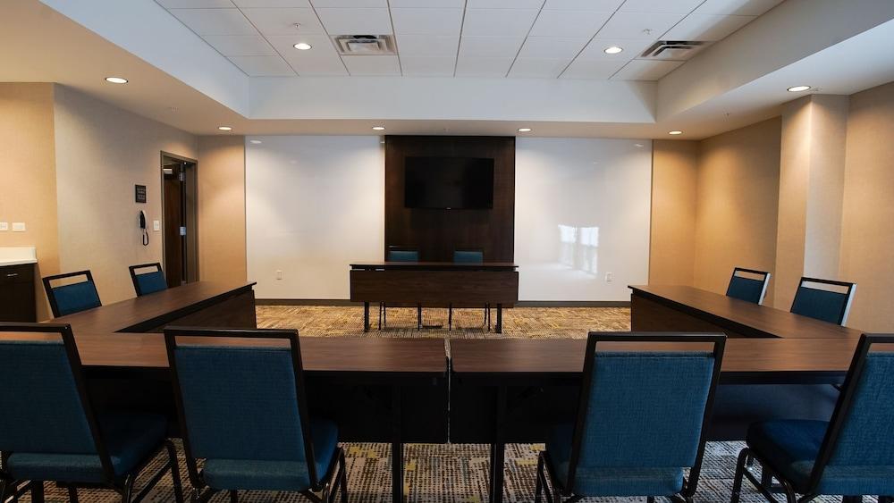 Hampton Inn & Suites St. Clairsville