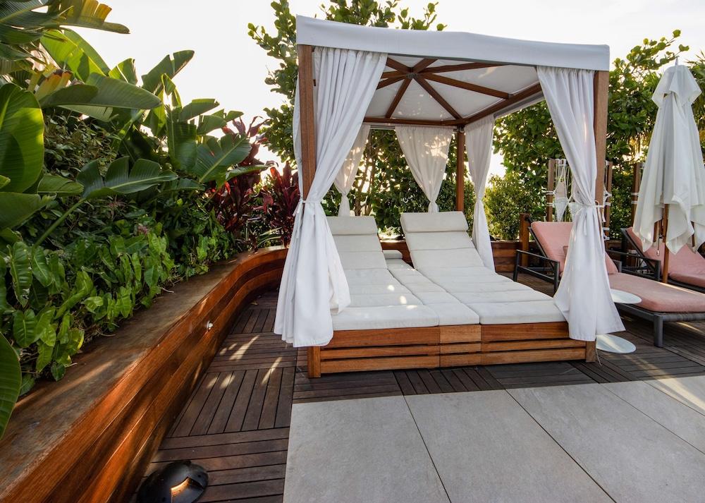 The Ray Hotel Delray Beach, Curio Collection by Hilton