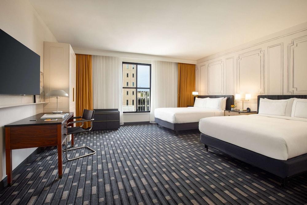 106 Jefferson Huntsville Curio Collection by Hilton