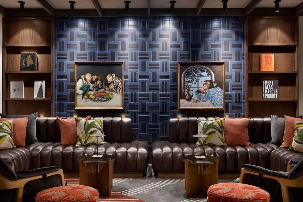 106 Jefferson Huntsville Curio Collection by Hilton