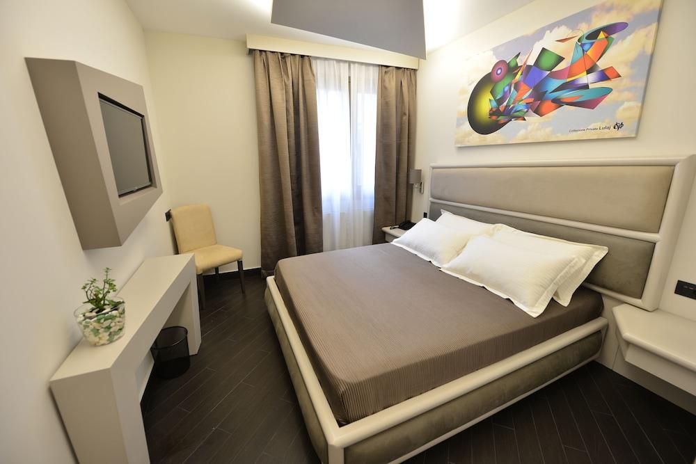 Petit Hotel Elita