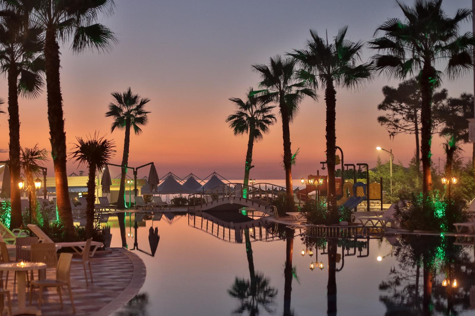 Grand Blue Fafa Resort