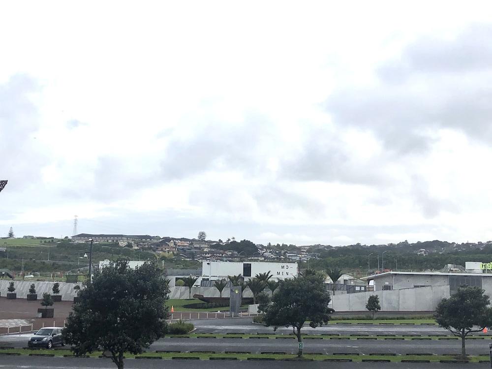 Ramada Suites by Wyndham Auckland Manukau Pacfic Centre