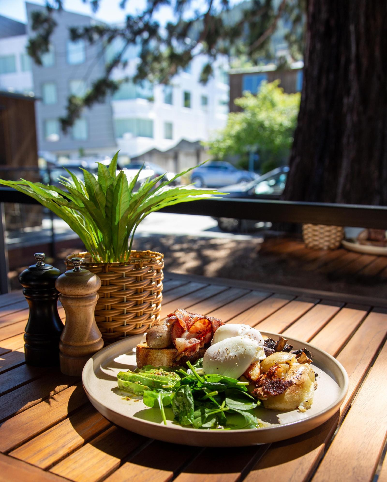 Ramada Suites By Wyndham Queenstown Central