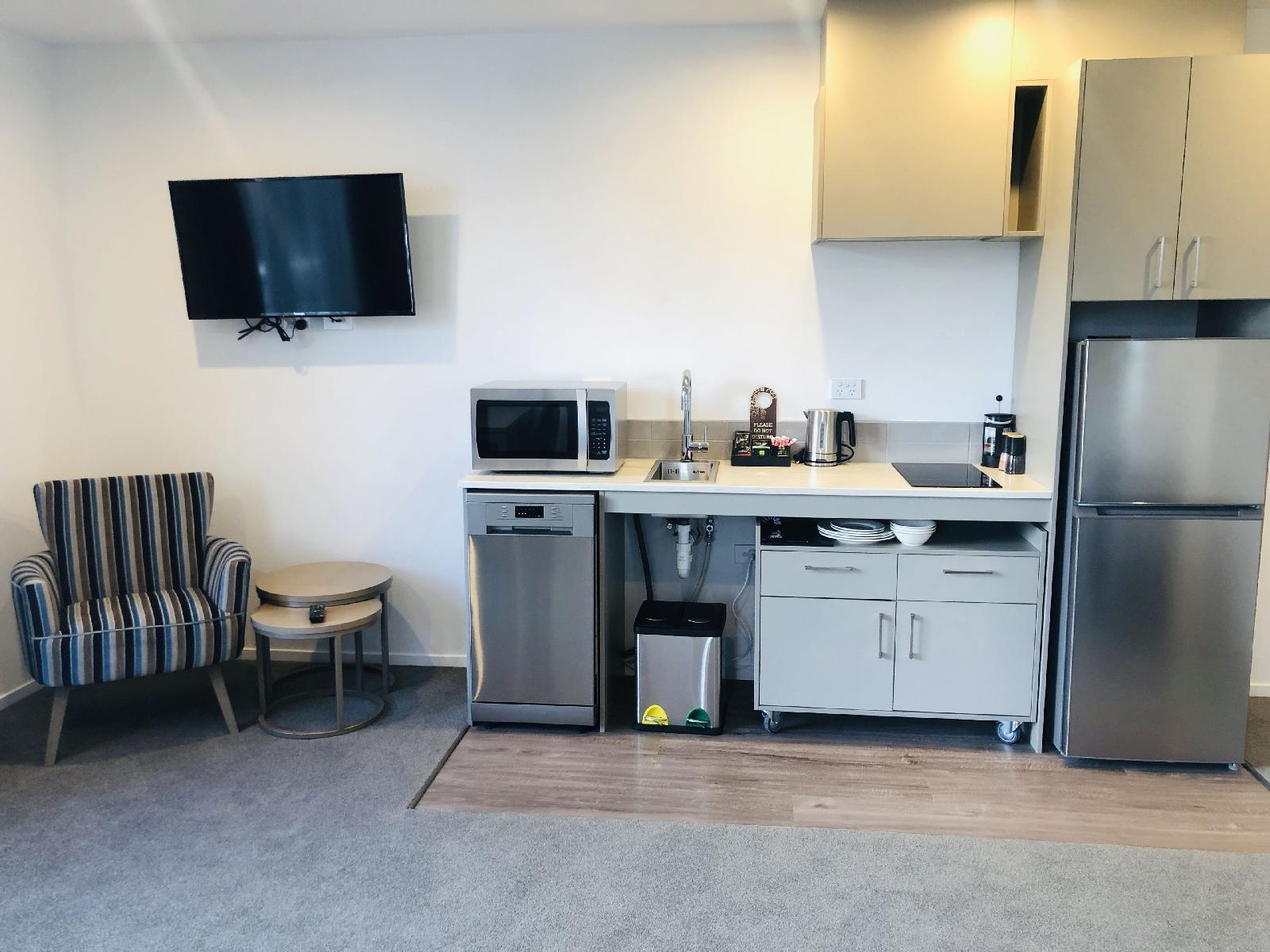 Ramada Suites By Wyndham Queenstown Central
