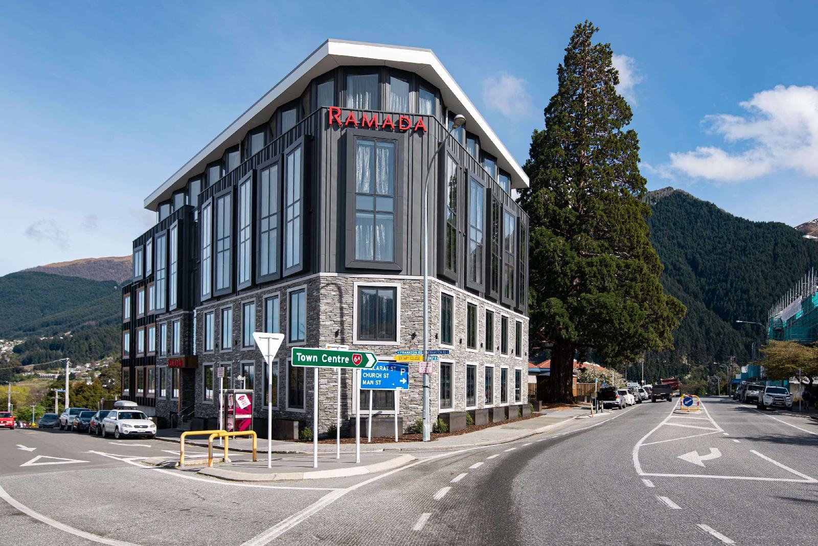 Ramada Suites By Wyndham Queenstown Central