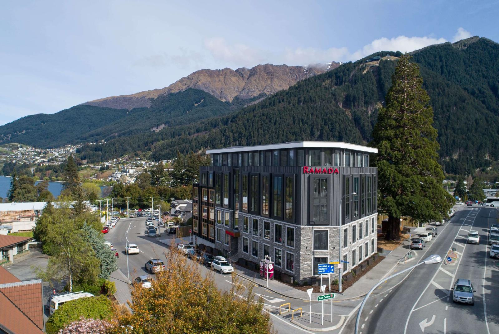 Ramada Suites By Wyndham Queenstown Central