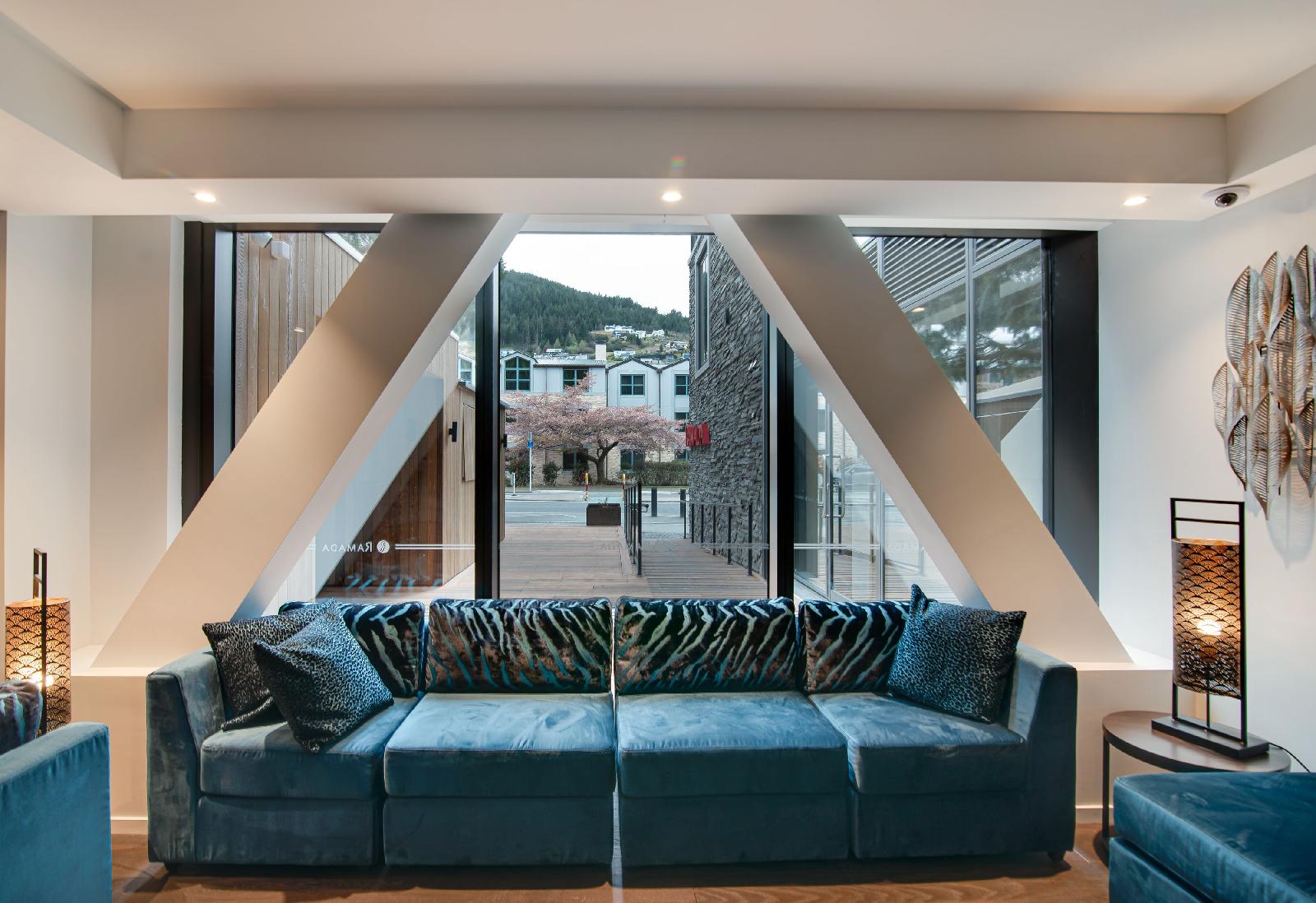 Ramada Suites By Wyndham Queenstown Central