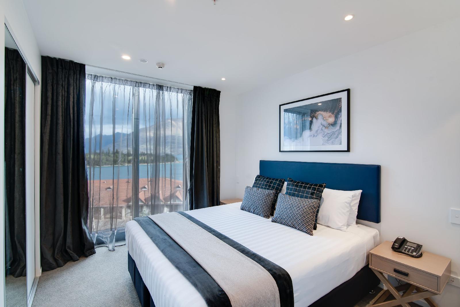 Ramada Suites By Wyndham Queenstown Central