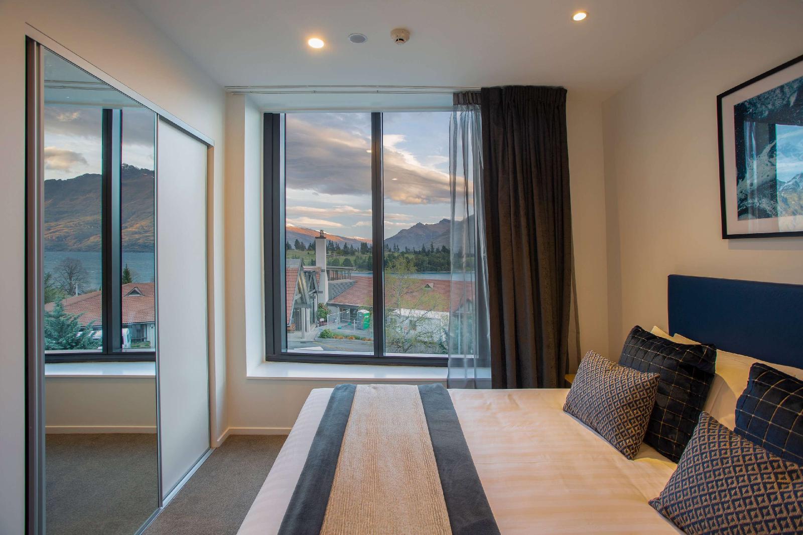 Ramada Suites By Wyndham Queenstown Central