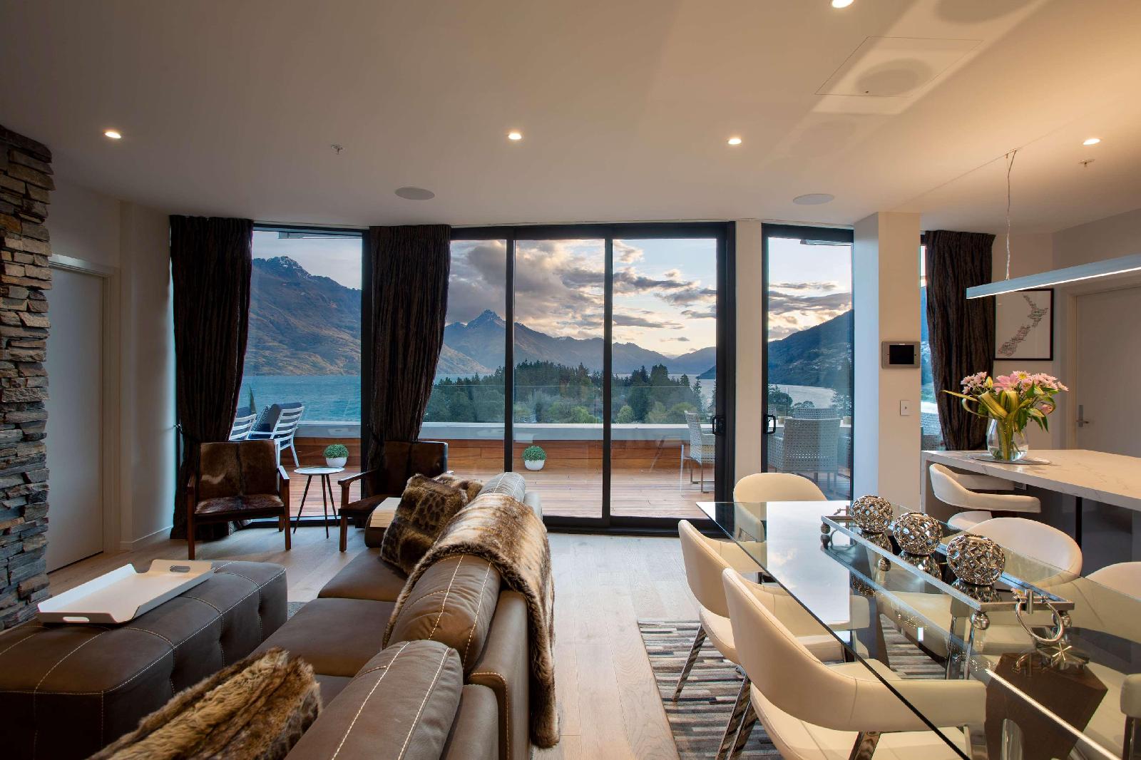 Ramada Suites By Wyndham Queenstown Central