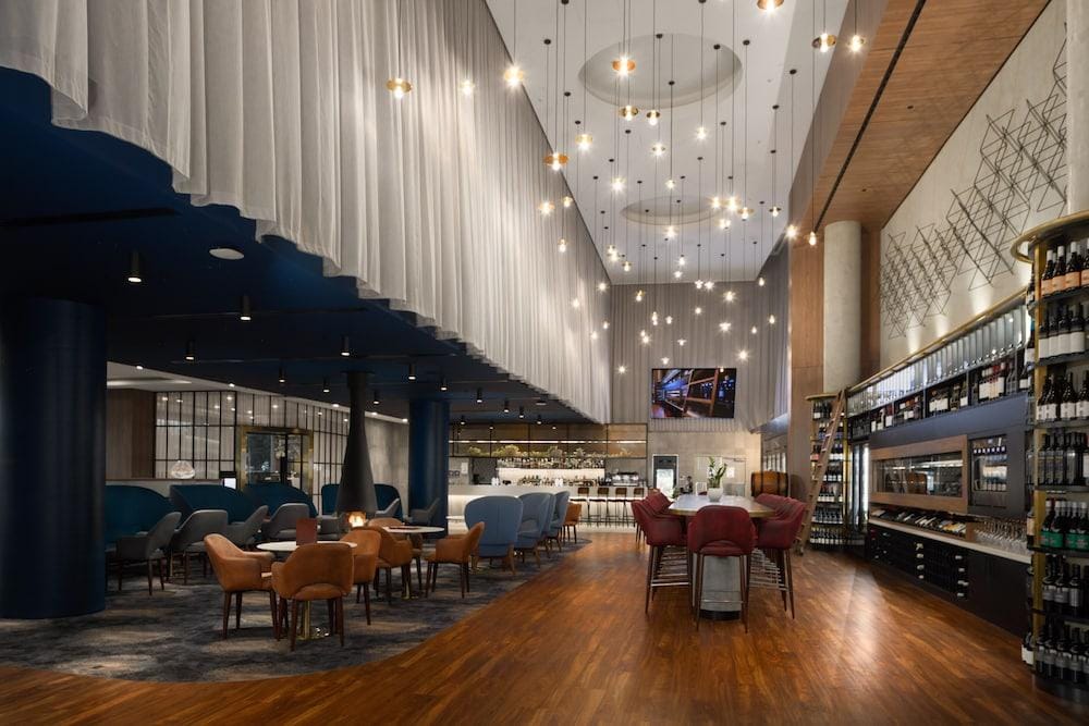 Oval Hotel