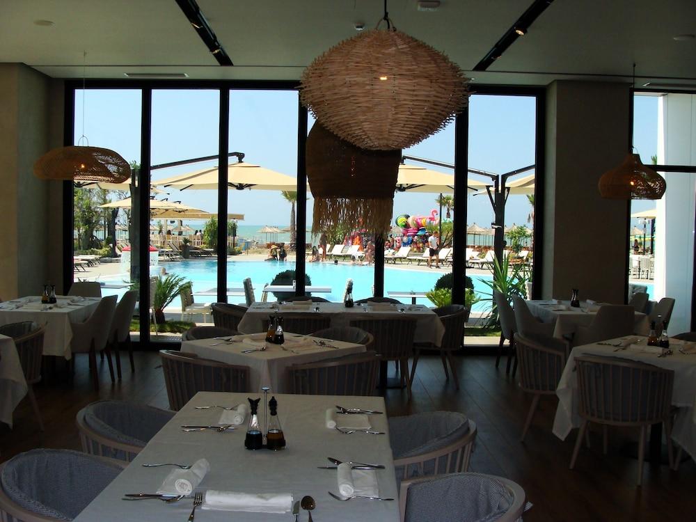 Supreme Hotel & Spa