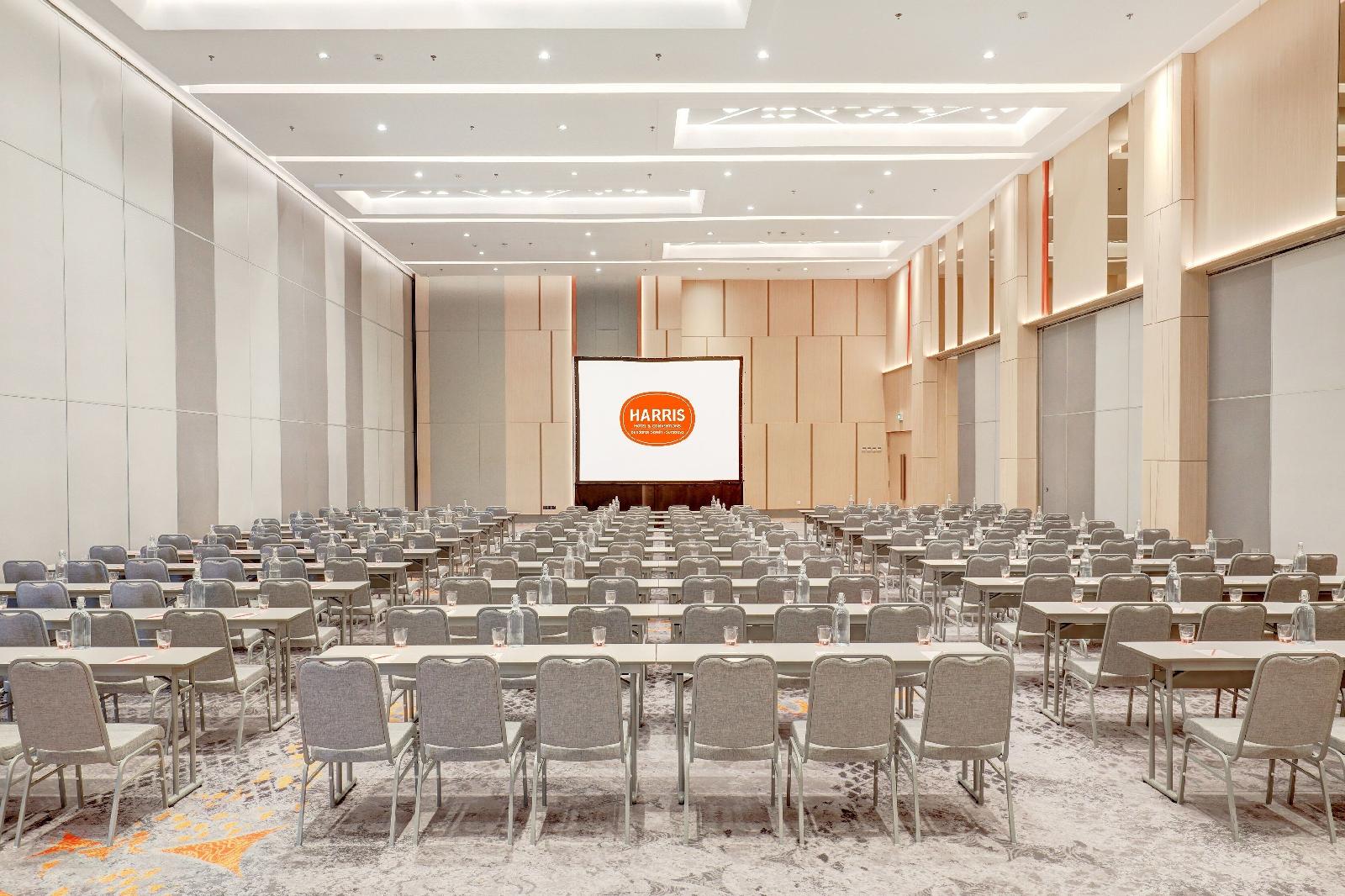 Harris Hotel & Conventions Roundabout Satellite Surabaya