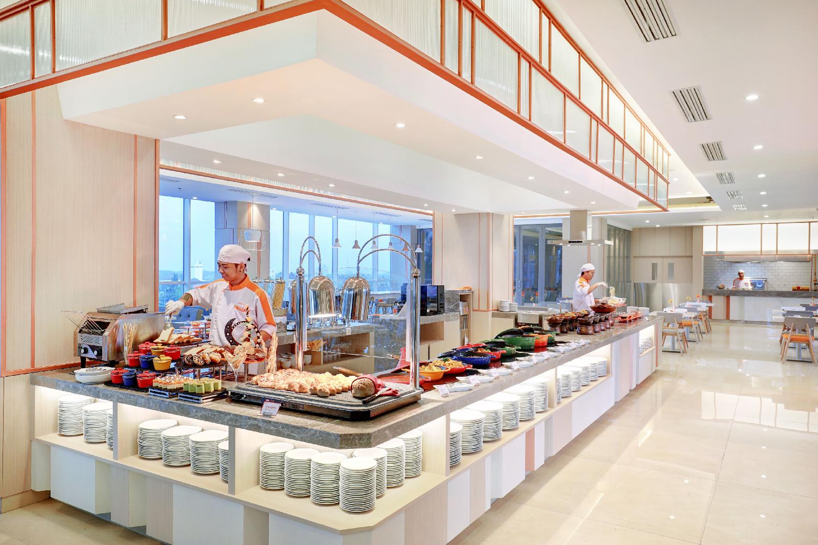 Harris Hotel & Conventions Roundabout Satellite Surabaya