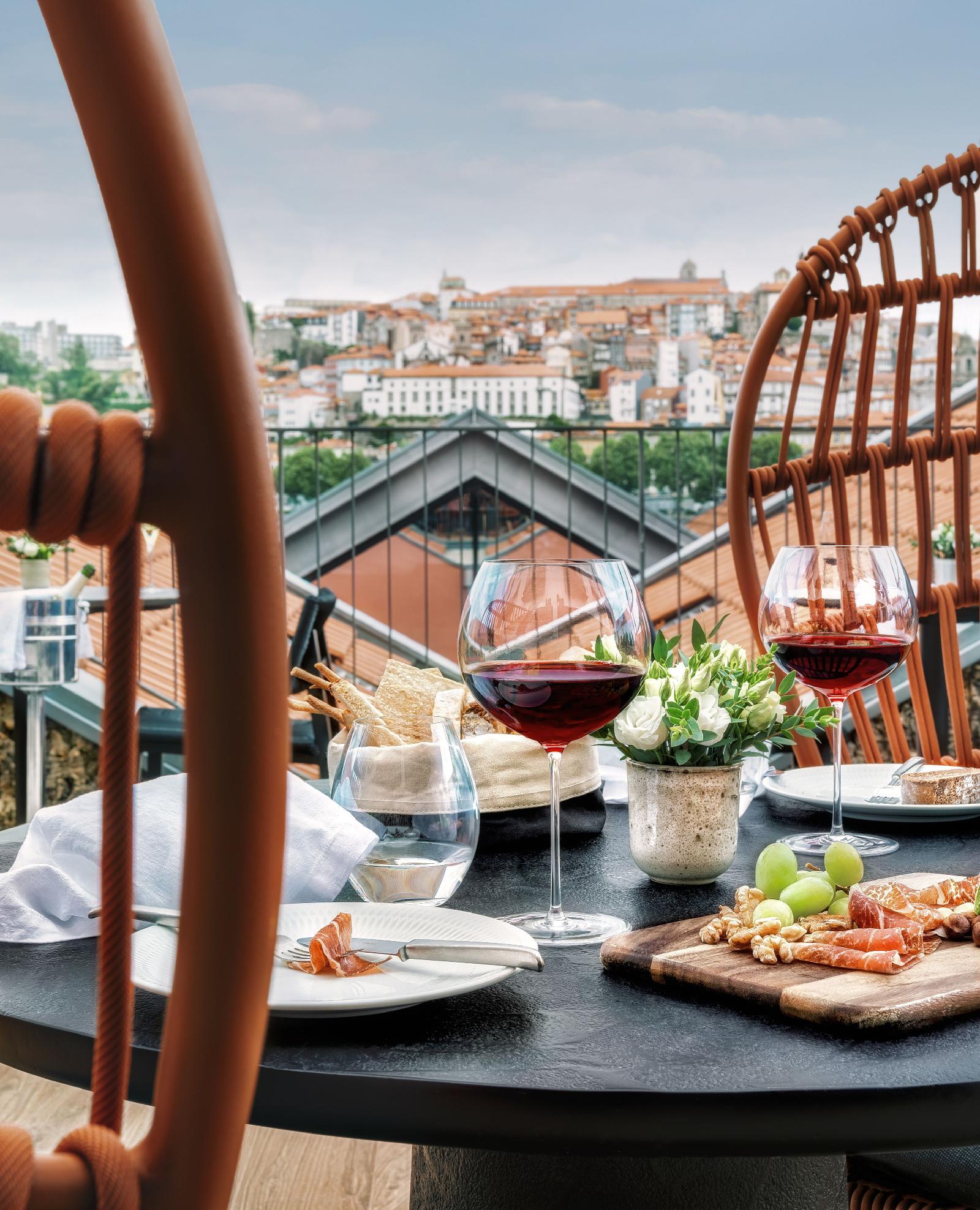 The Lodge Porto