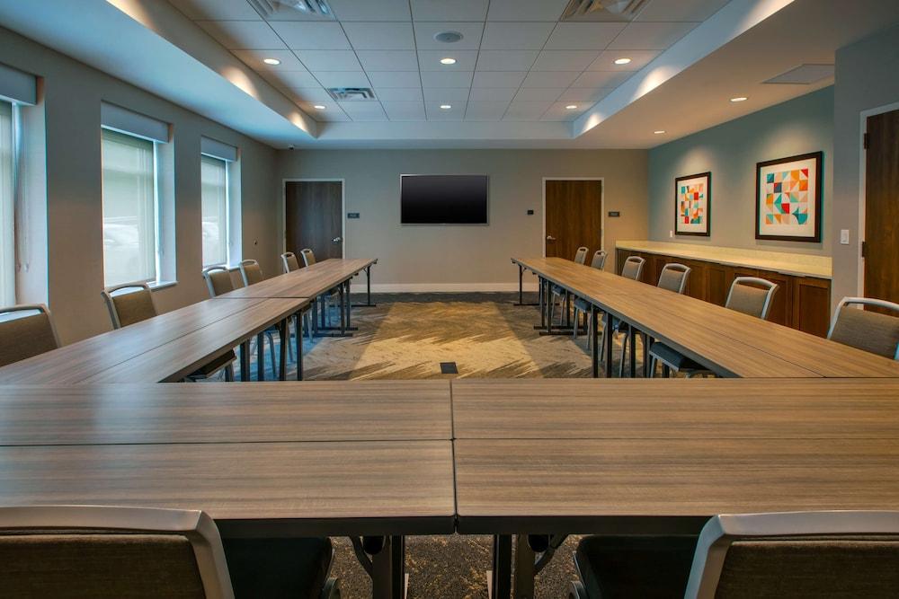 Homewood Suites by Hilton Columbus Easton