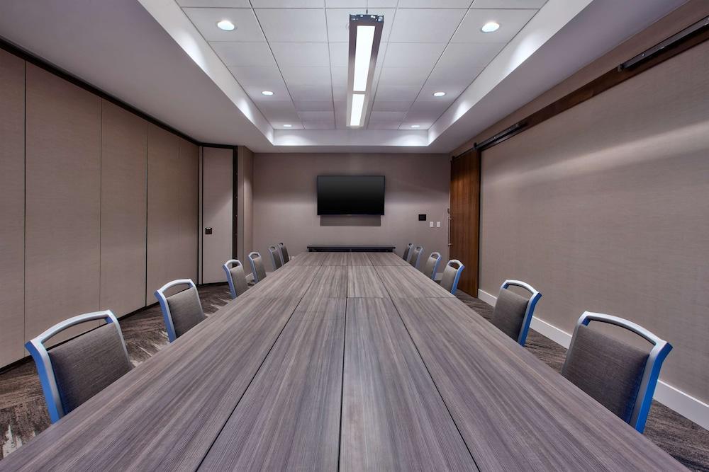 Homewood Suites by Hilton Columbus Easton