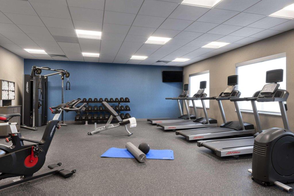 Hampton Inn & Suites St. Charles Old Town Area