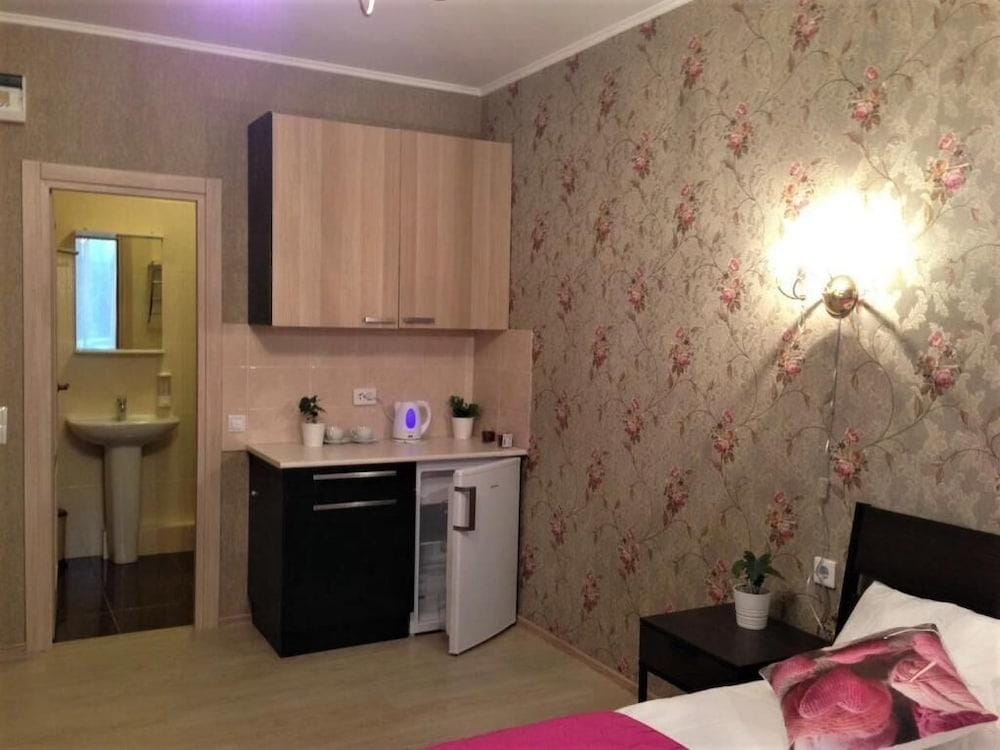 Hotel Crocus Star