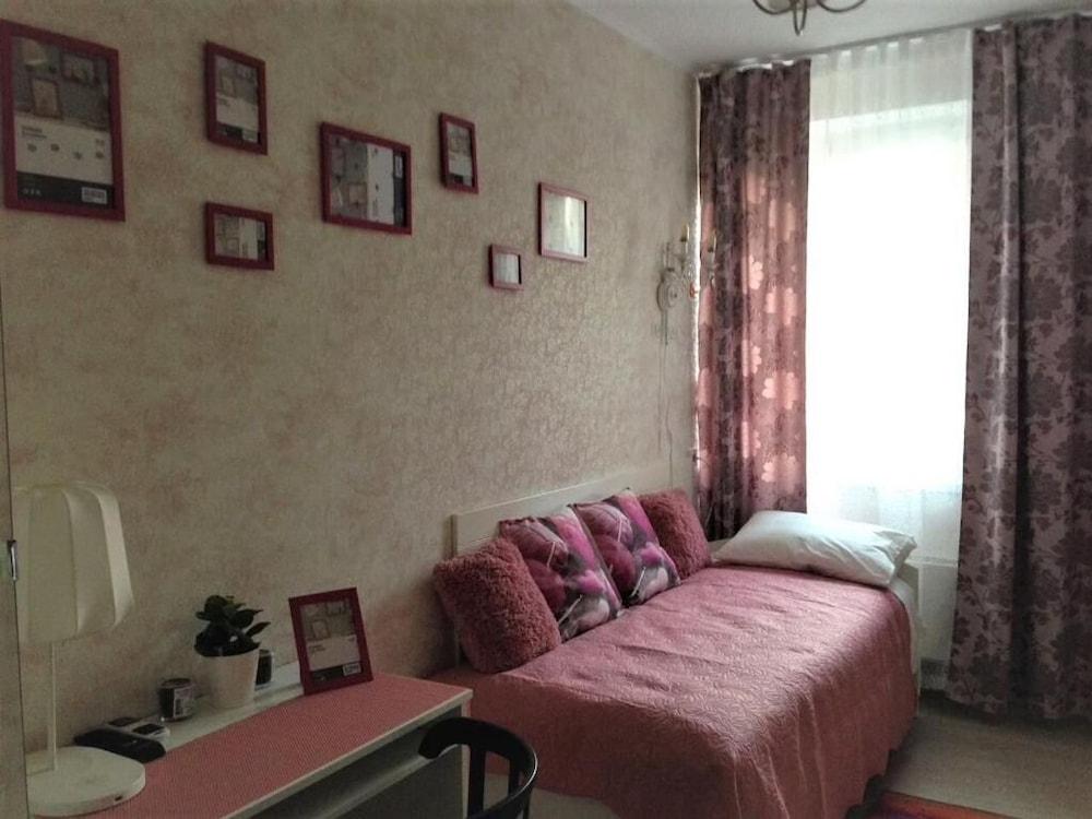 Hotel Crocus Star