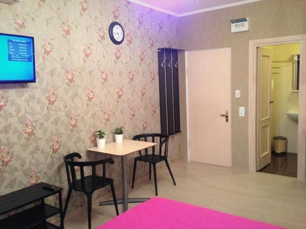 Hotel Crocus Star