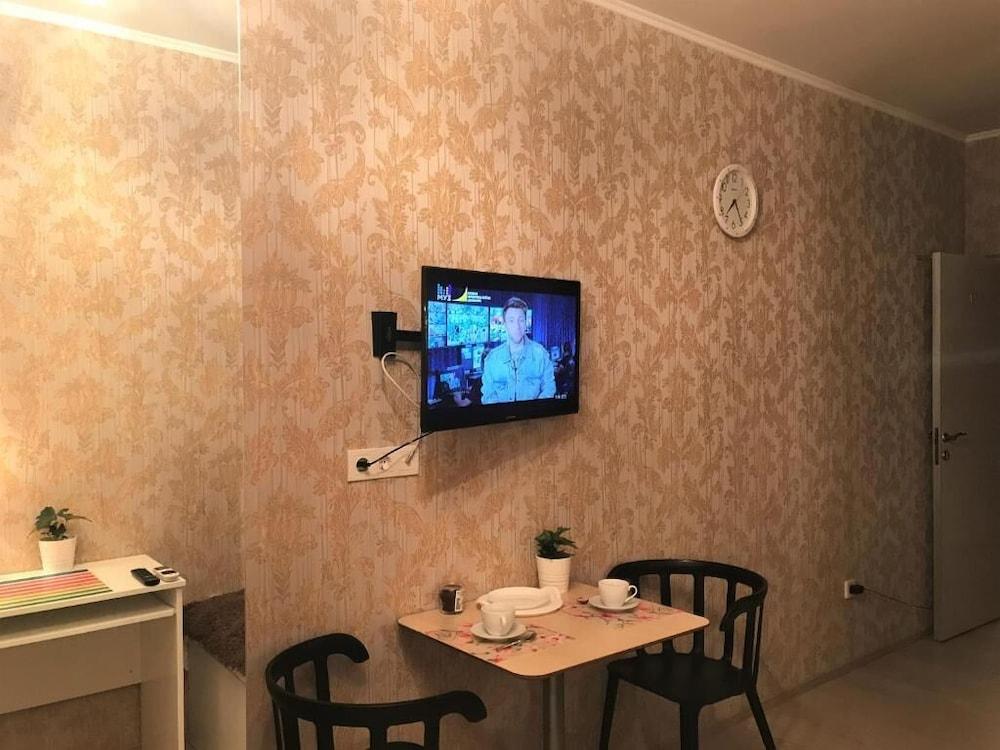 Hotel Crocus Star