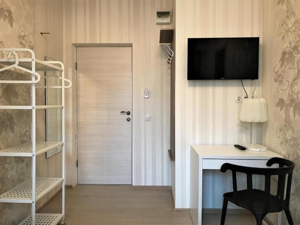 Hotel Crocus Star