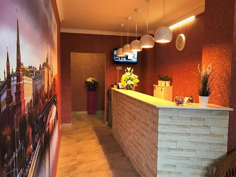 Hotel Crocus Star