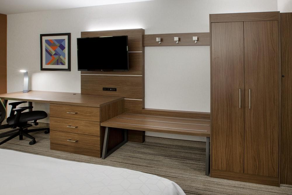 Holiday Inn Express & Suites Goodland I-70
