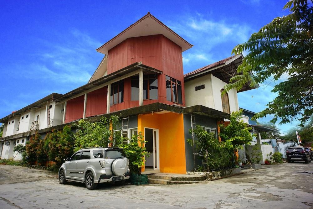 MIM Guest House Syariah by OYO Rooms