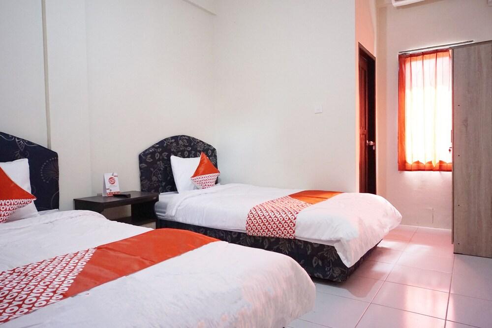 MIM Guest House Syariah by OYO Rooms