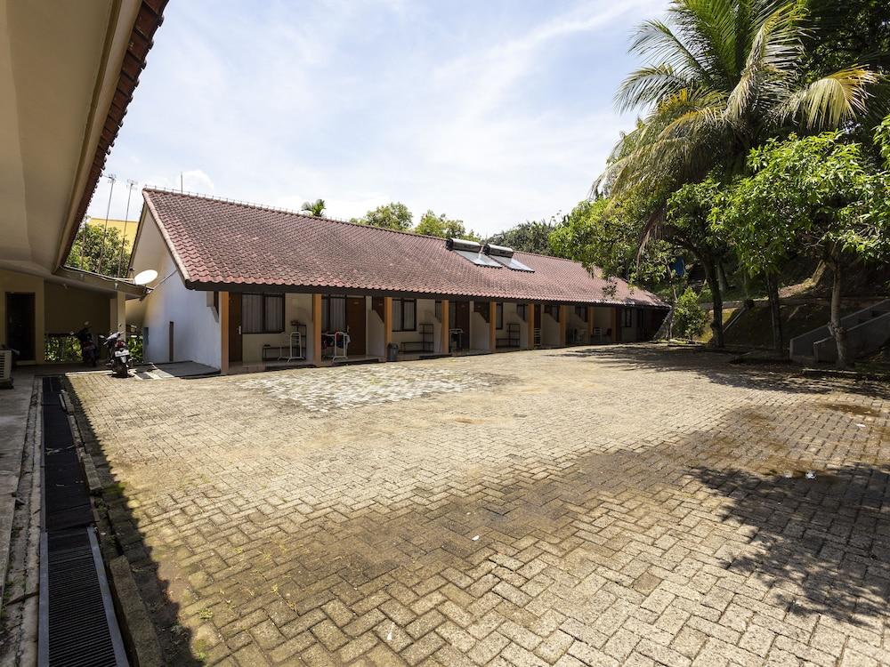 Pavo Resort by OYO Rooms