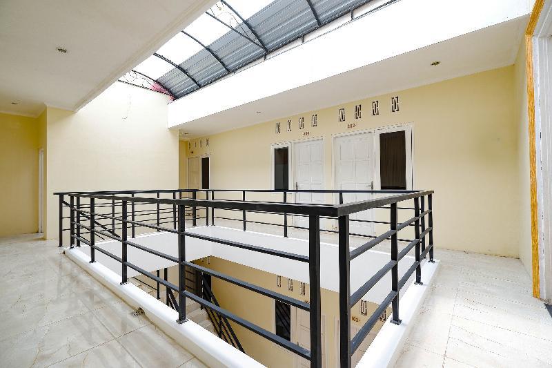 Wisma Fortuna Syariah by OYO Rooms