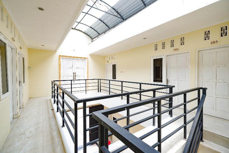 Wisma Fortuna Syariah by OYO Rooms