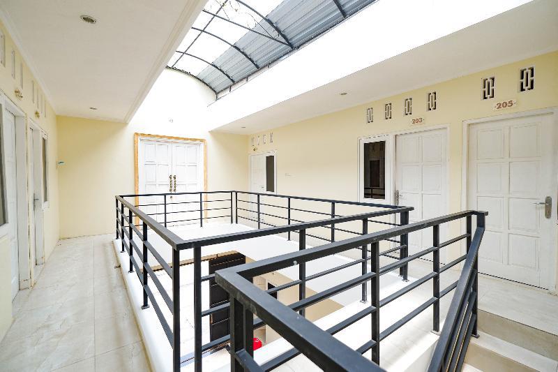 Wisma Fortuna Syariah by OYO Rooms