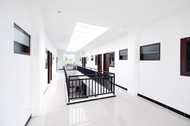 Four D'home by OYO Rooms