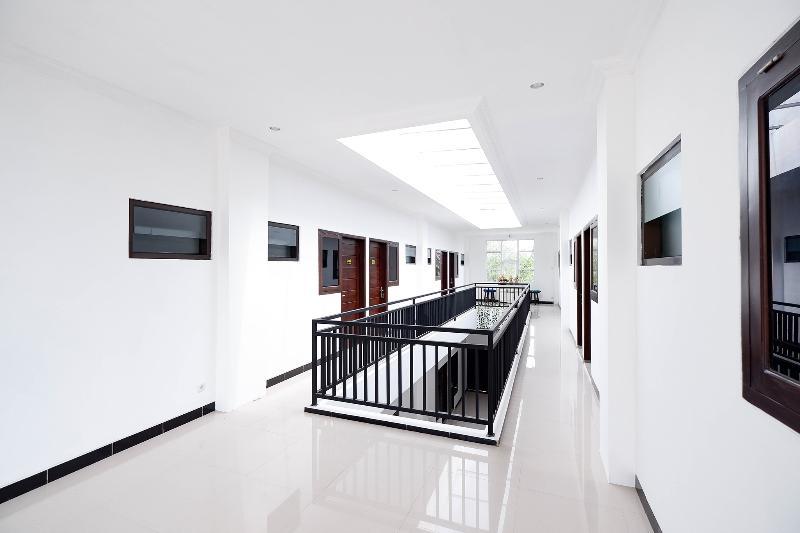 Four D'home by OYO Rooms