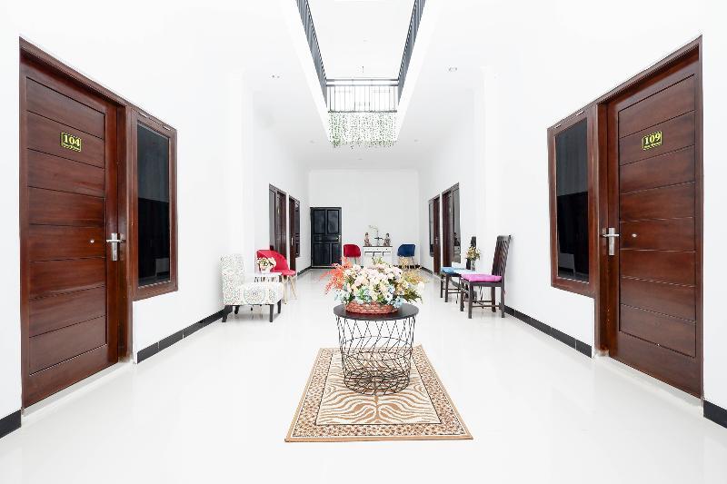 Four D'home by OYO Rooms