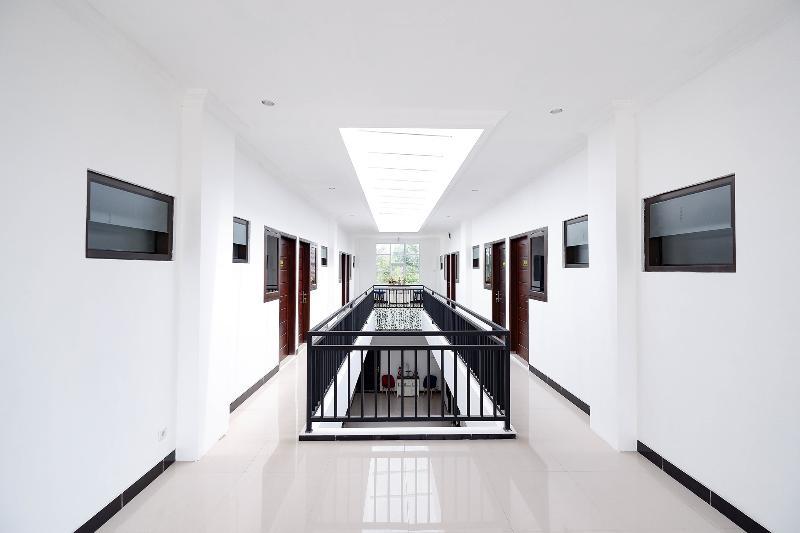 Four D'home by OYO Rooms