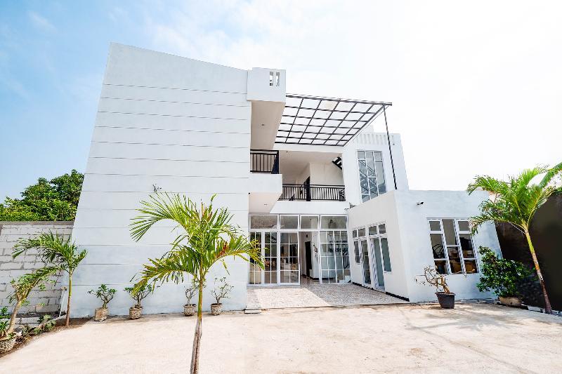 Four D'home by OYO Rooms