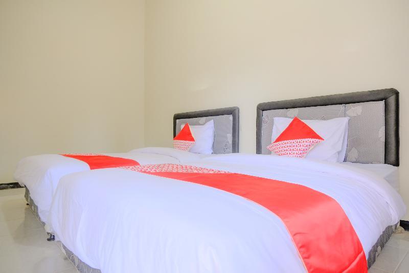 Sakinah Family Residence by OYO Rooms